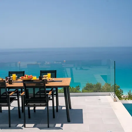 Βίλα Le Grand Bleu Λουρδάτα