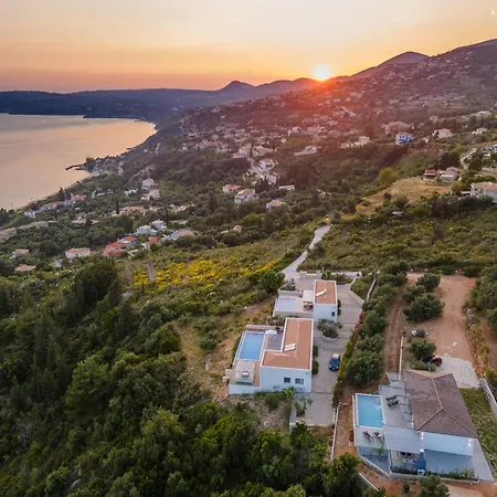 Le Grand Bleu Λουρδάτα