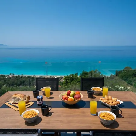 Le Grand Bleu Lourdata (Kefalonia)
