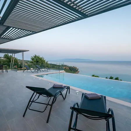 Le Grand Bleu Vila Lourdata (Kefalonia)