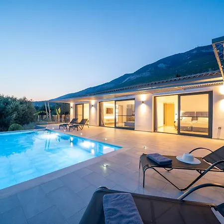 Le Grand Bleu Vila *