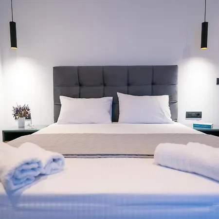 Le Grand Bleu Vila