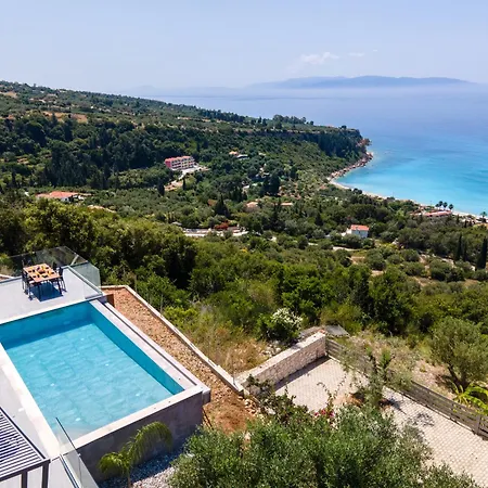 Le Grand Bleu Vila