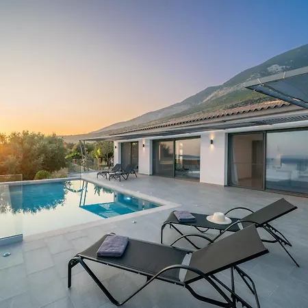 Le Grand Bleu Vila *